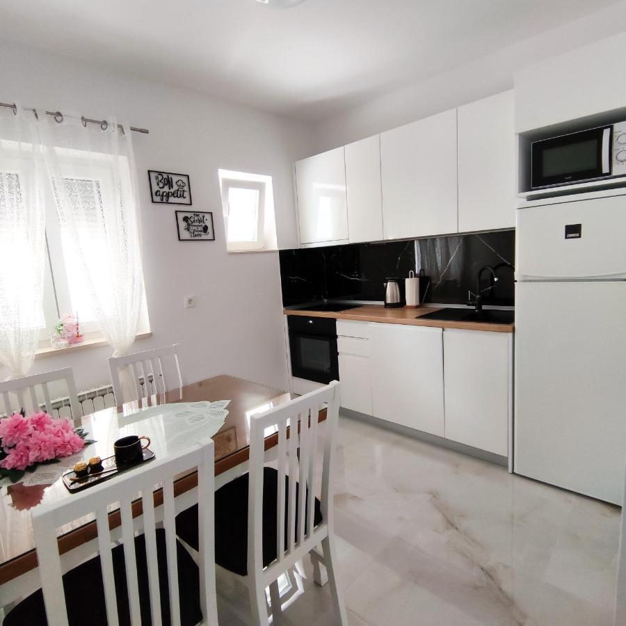 Apartman Rivana Baška Voda Esterno foto